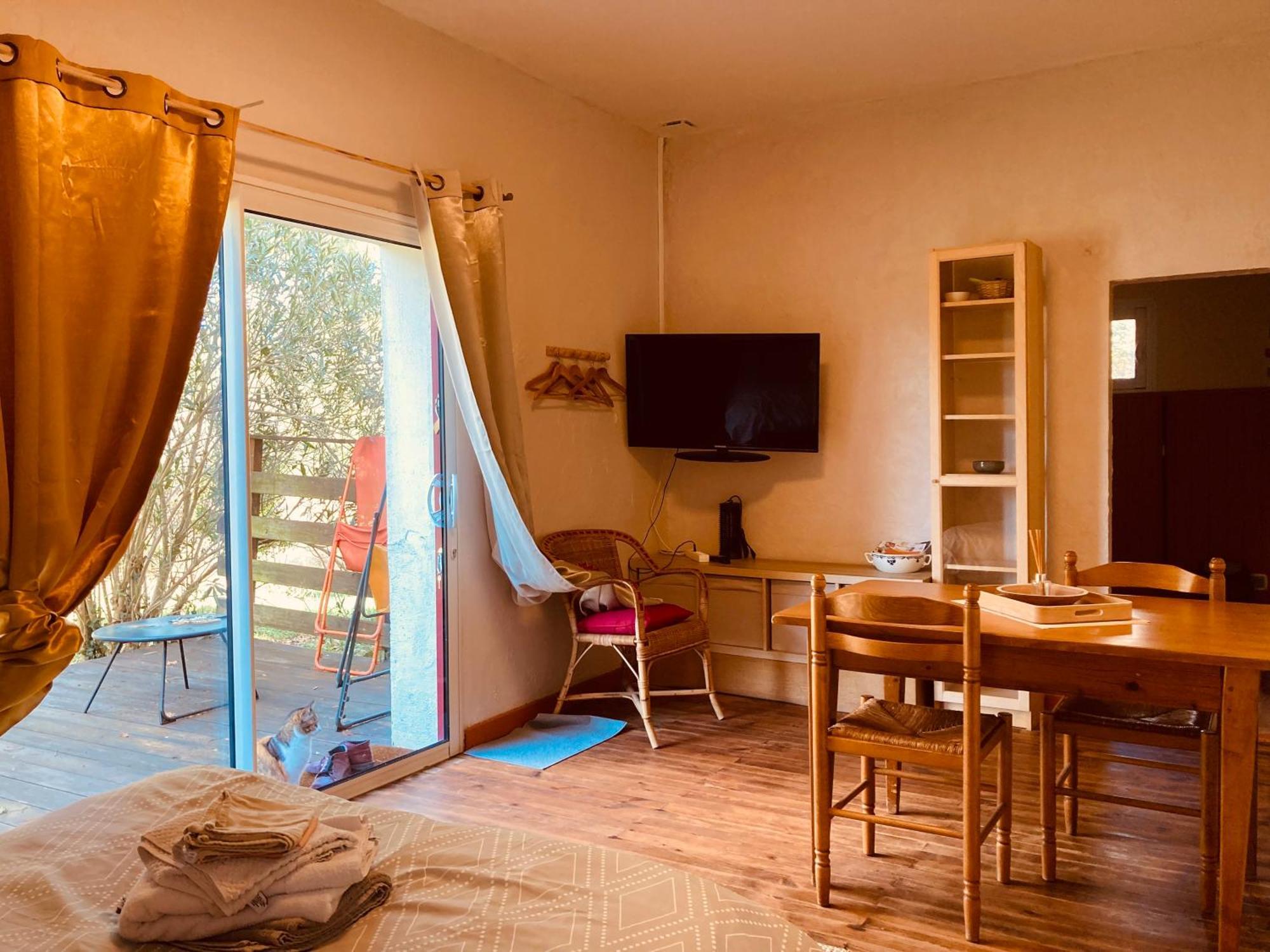 Farm stay Metairie De Moutiques Cazaubon
